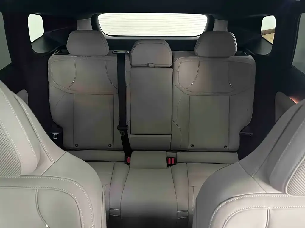 Volvo XC70 Plug-in Hybrid — фото 2