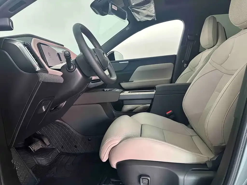 Volvo XC70 Plug-in Hybrid — фото 6