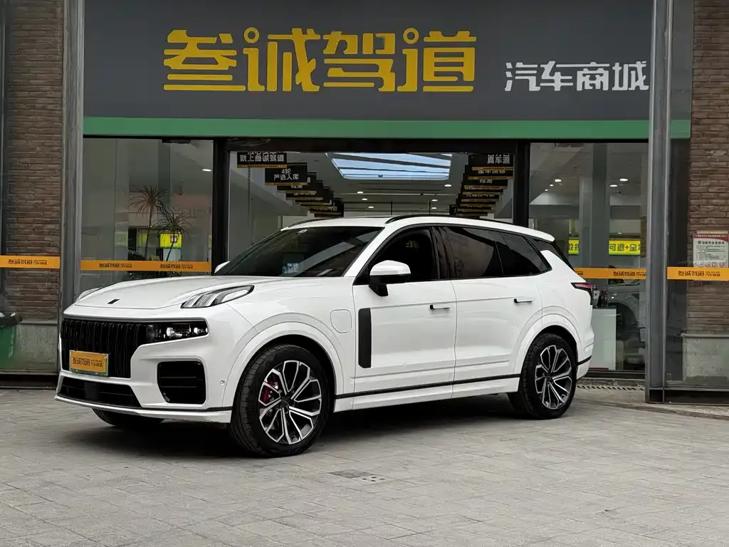 Lynk & Co 09