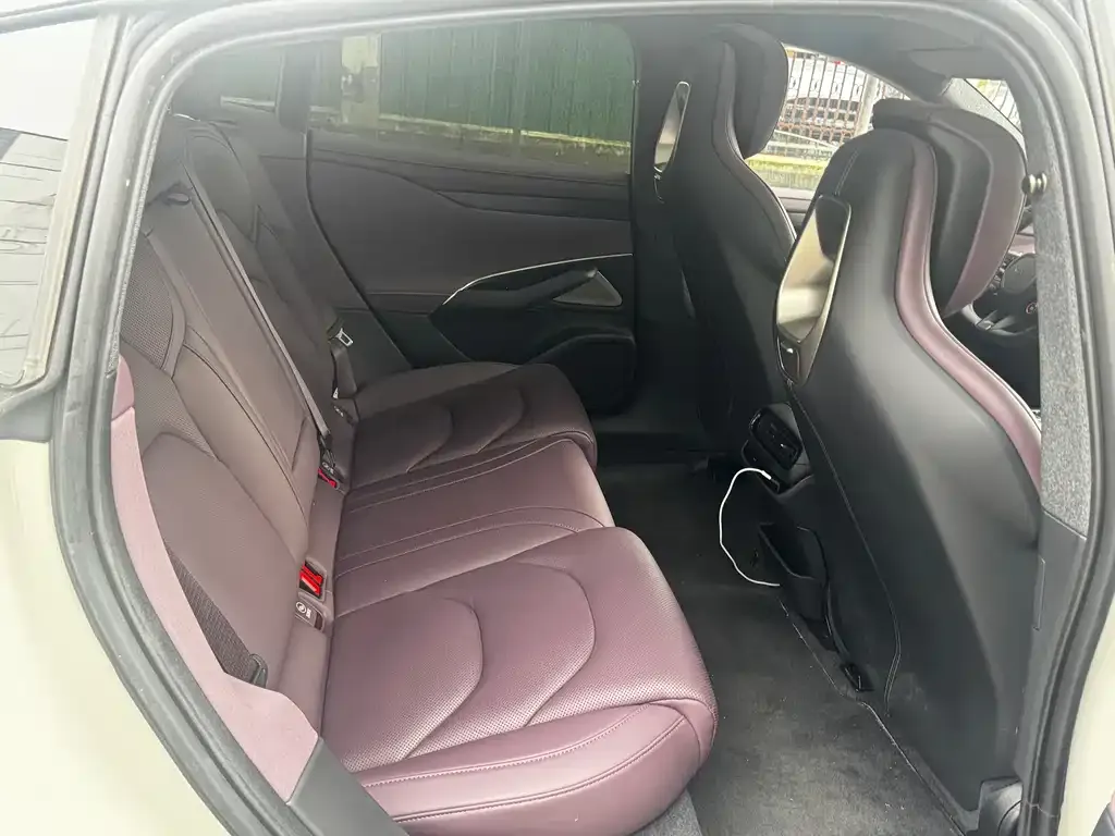 Xiaomi SU7 2025 из CN, фото 3