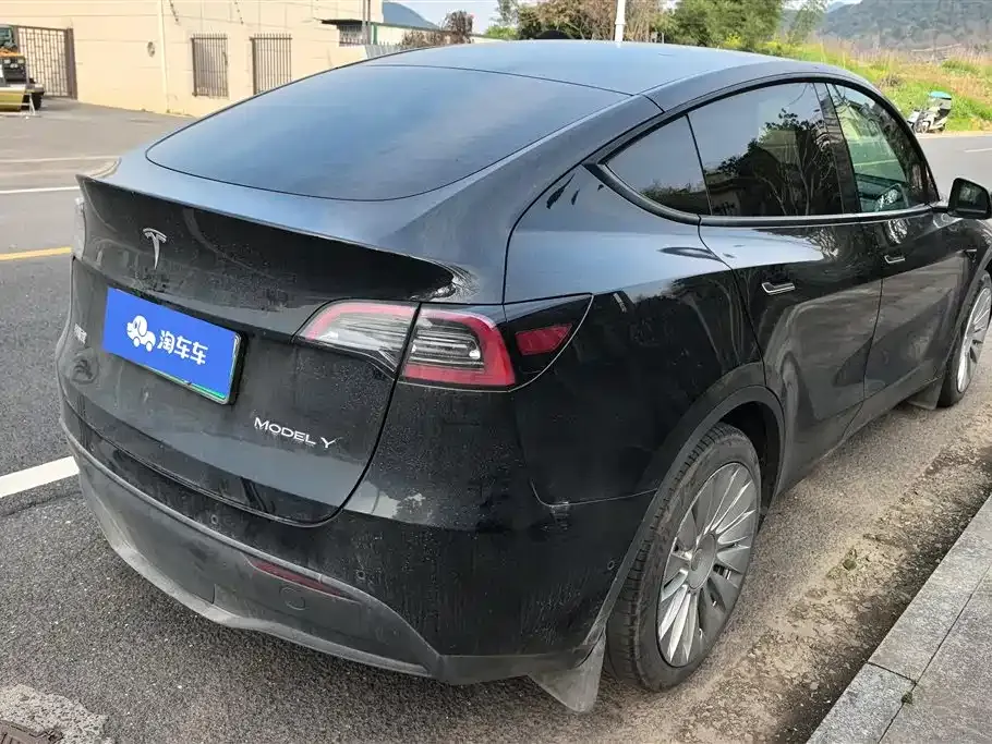 Tesla Model Y — фото 7