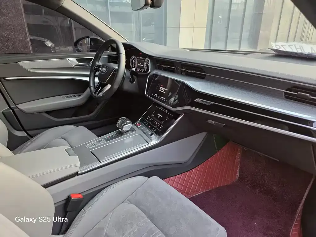 Audi A6L 2023 из CN, фото 6