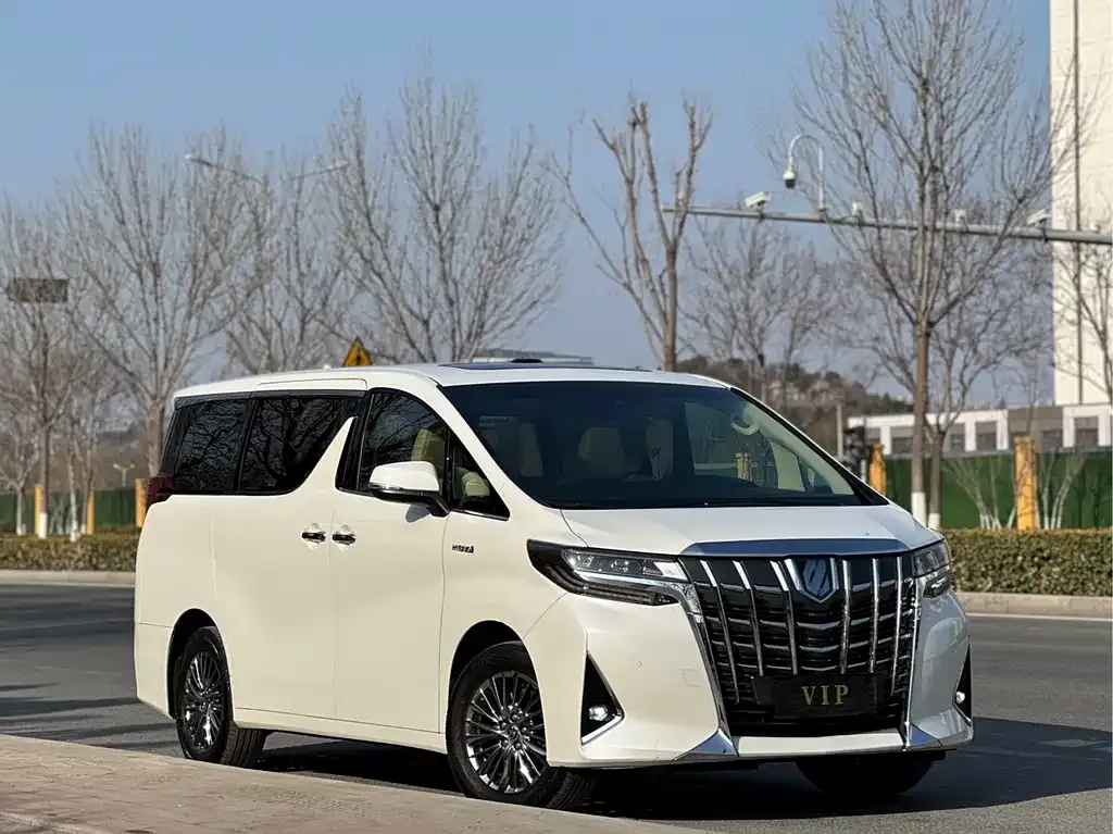 Toyota Alphard — фото 3