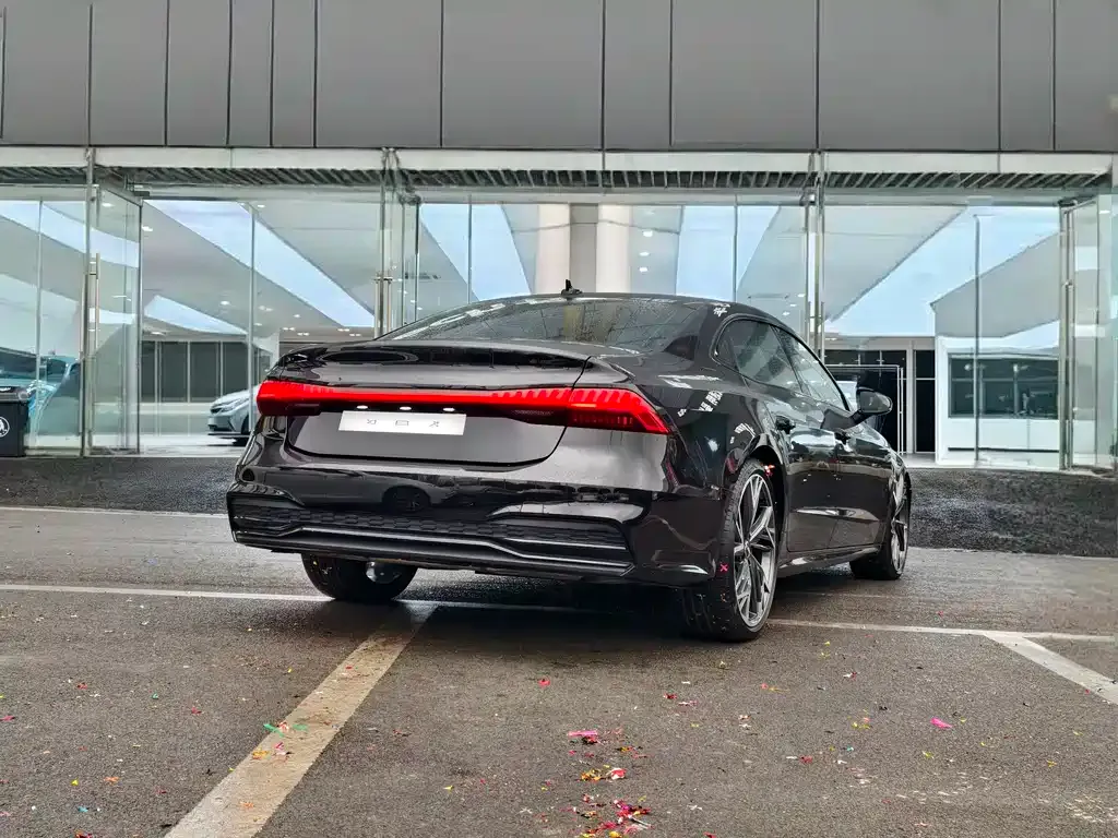 Audi A7L — фото 3