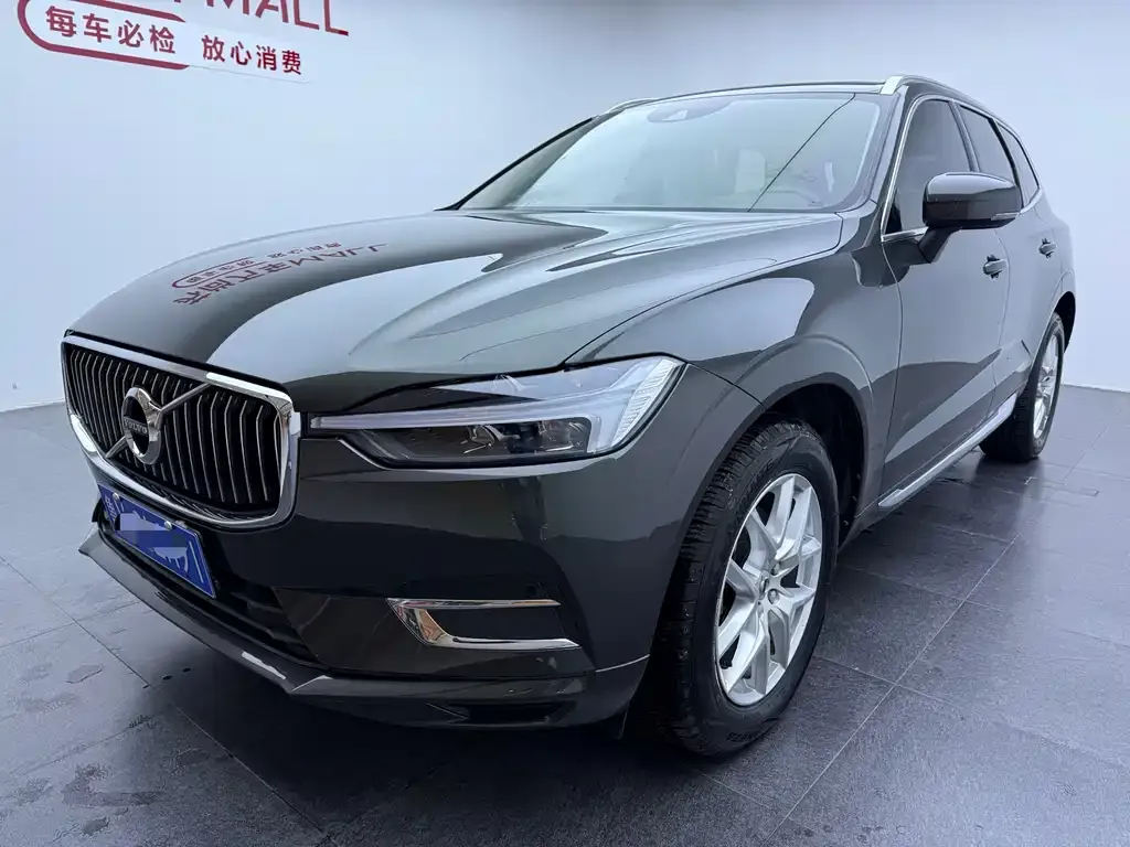 Volvo XC60 — фото 1