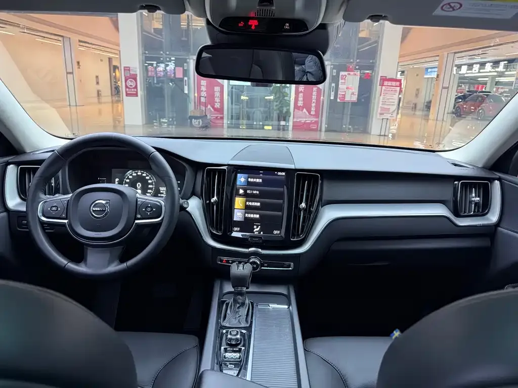 Volvo XC60 — фото 6