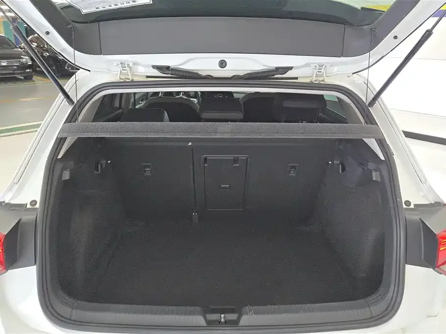 Volkswagen Golf 2021 из CN, фото 3