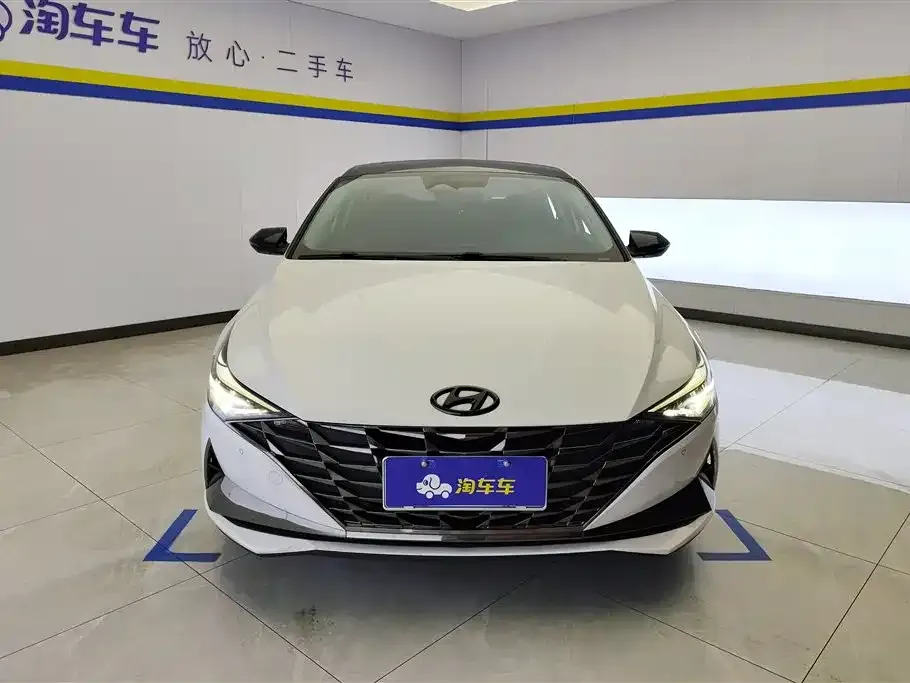 Hyundai Elantra — фото 2