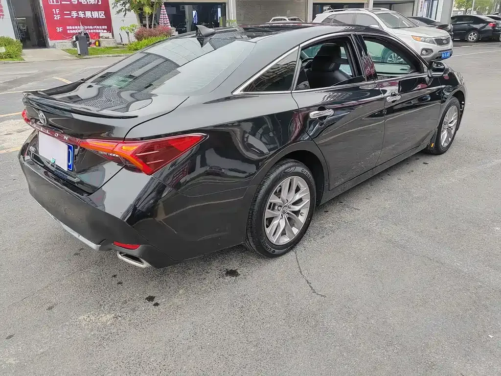 Toyota Avalon 2021 из CN, фото 10