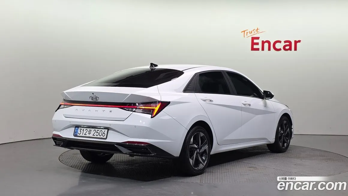Hyundai AVANTE — фото 2