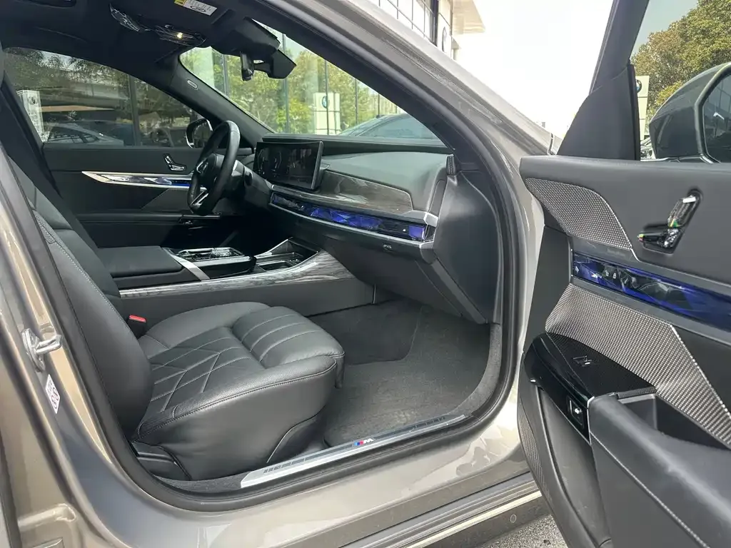 BMW i7 2023 из CN, фото 2