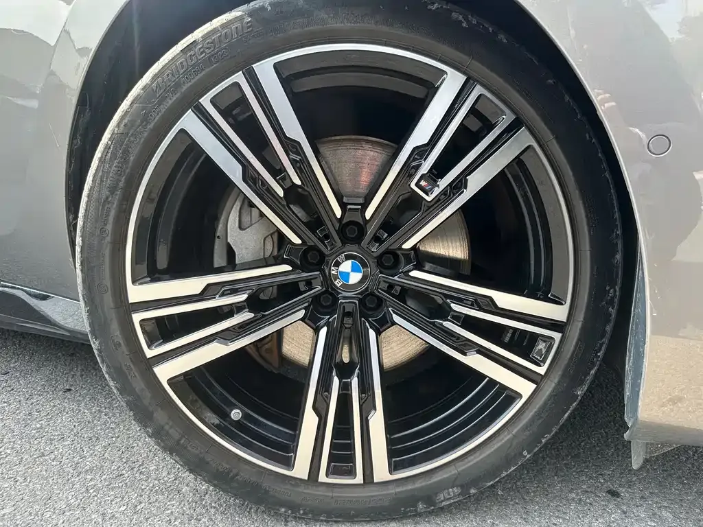BMW i7 2023 из CN, фото 3
