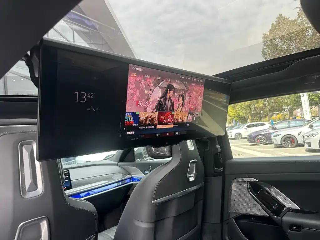 BMW i7 2023 из CN, фото 7