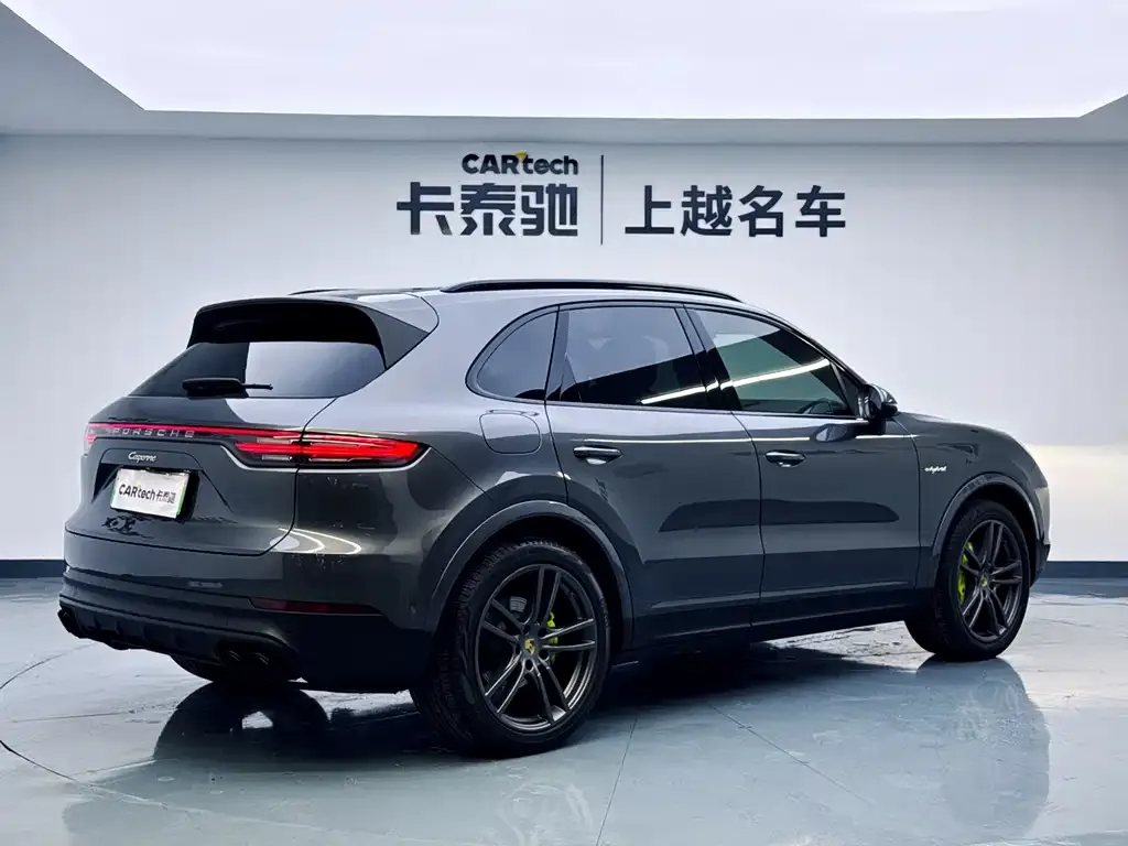 Porsche Cayenne Hybrid — фото 6