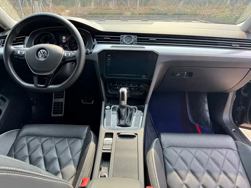 Volkswagen Magotan GTE PHEV 2021 из CN, фото 2