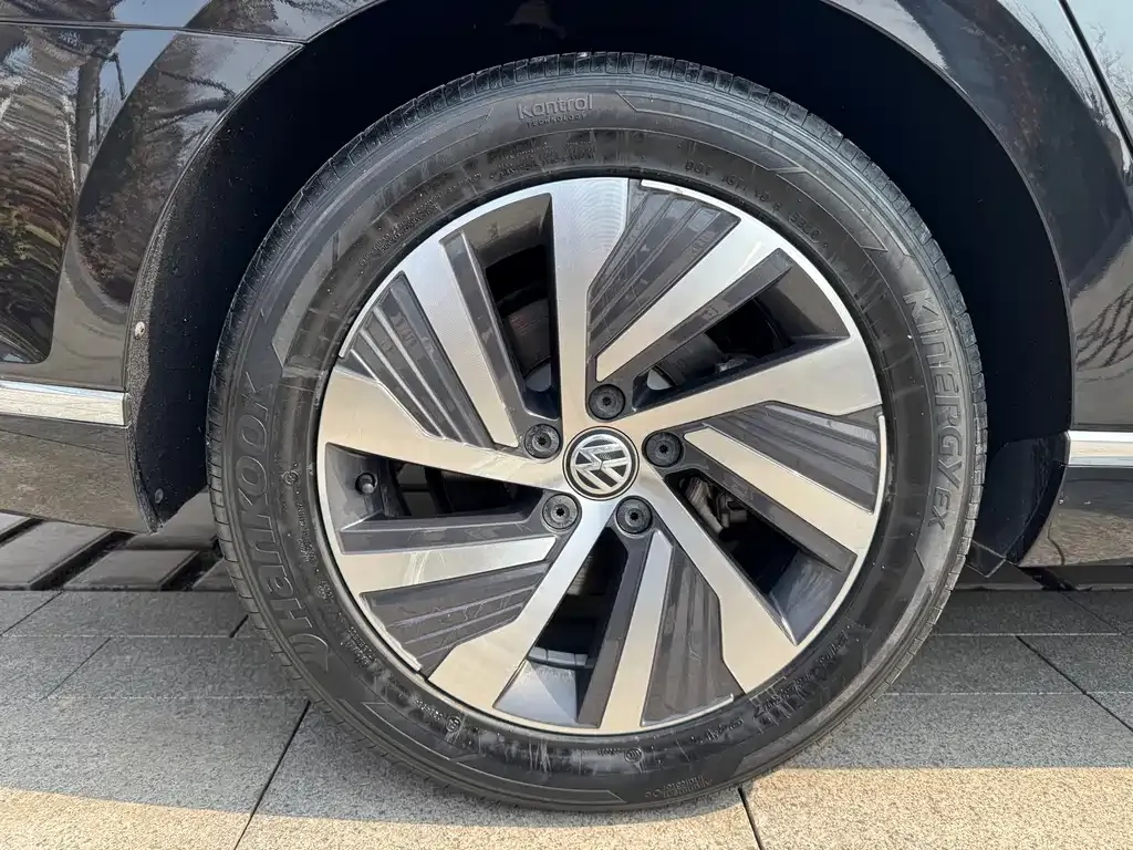 Volkswagen Magotan GTE PHEV 2021 из CN, фото 8