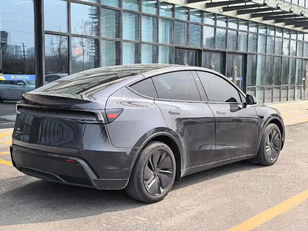 Tesla Model Y 2025 из CN, фото 9
