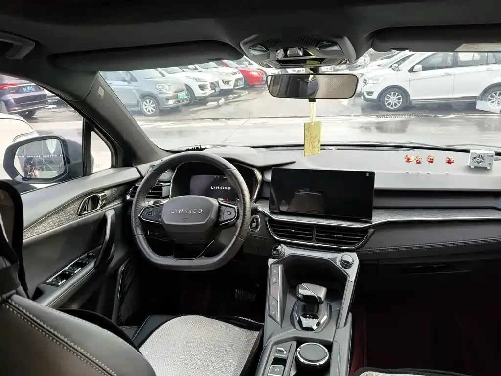 Lynk & Co 06 2023 из CN, фото 4