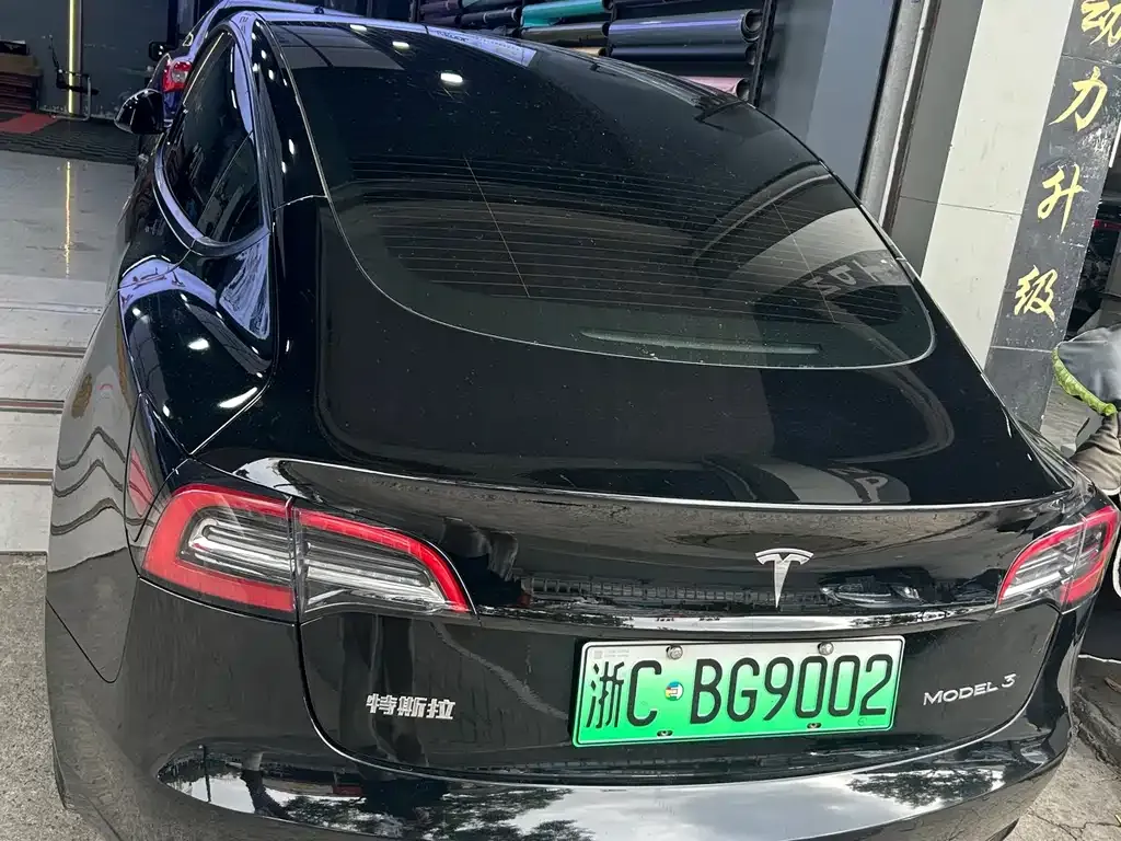 Tesla Model 3 — фото 7