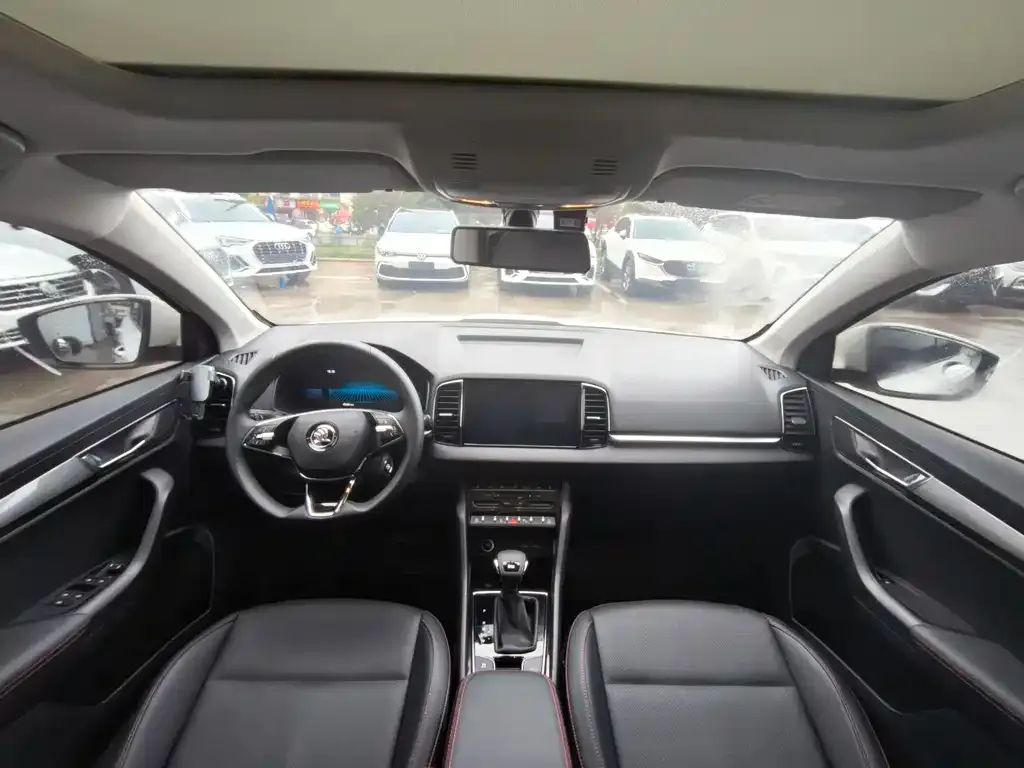 Skoda Karoq 2023 из CN, фото 3