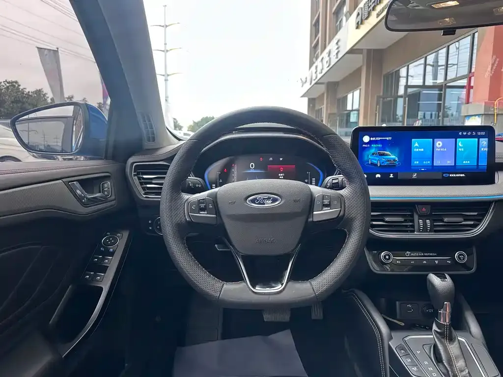 Ford Focus 2023 из CN, фото 3
