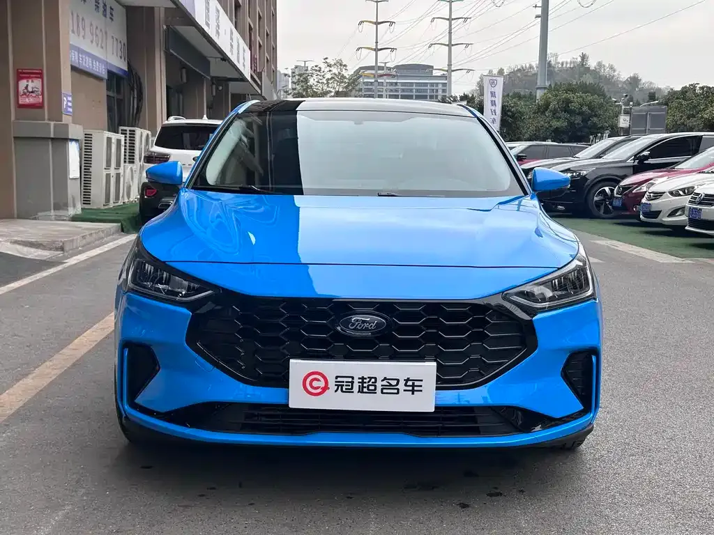 Ford Focus 2023 из CN, фото 7