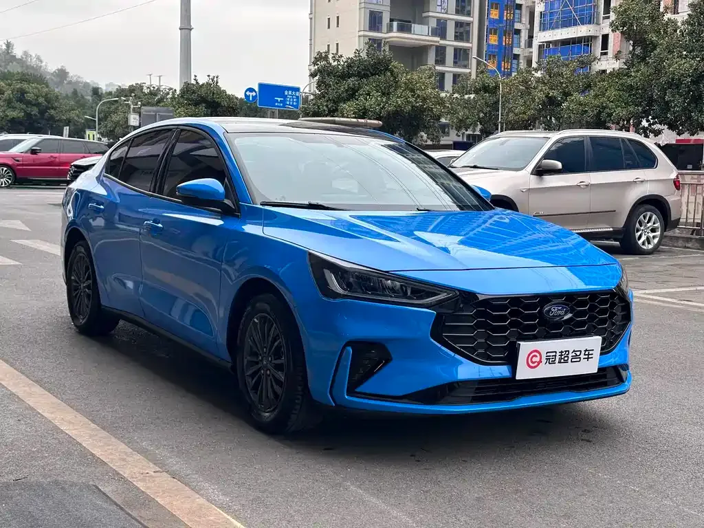 Ford Focus 2023 из CN, фото 9