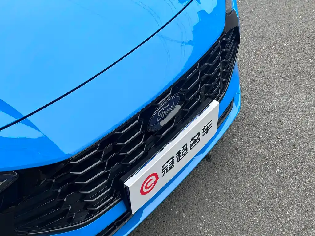 Ford Focus 2023 из CN, фото 5