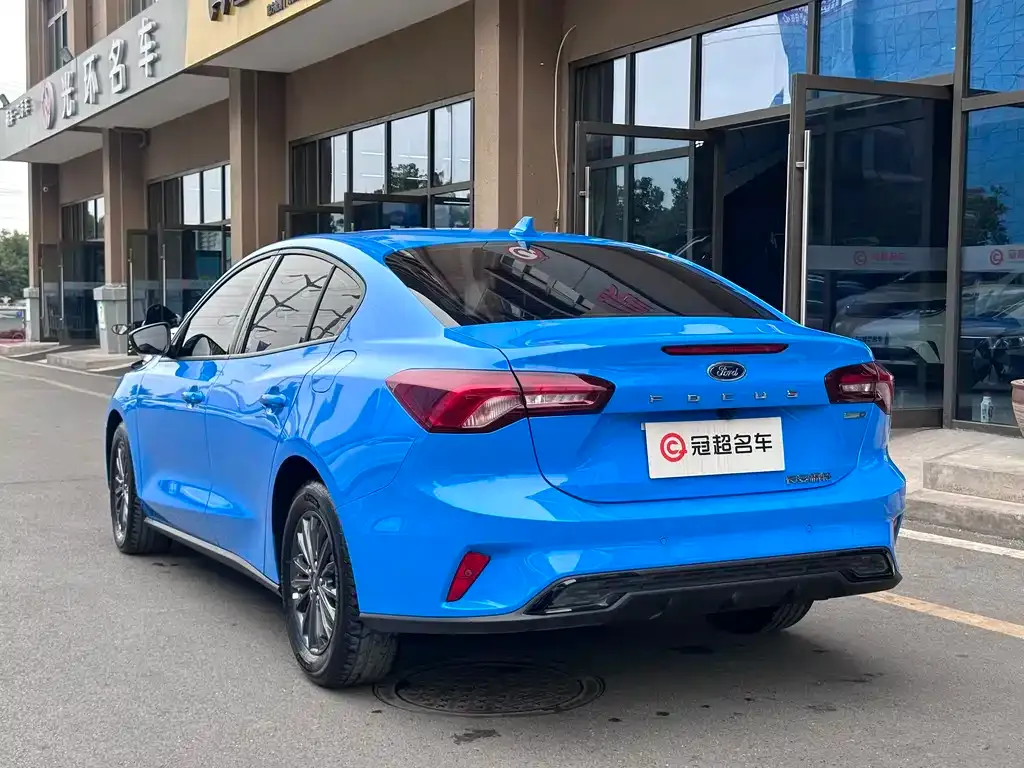 Ford Focus 2023 из CN, фото 4