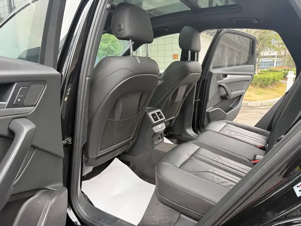 Audi Q5L Sportback — фото 2