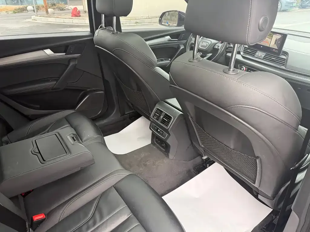 Audi Q5L Sportback — фото 3