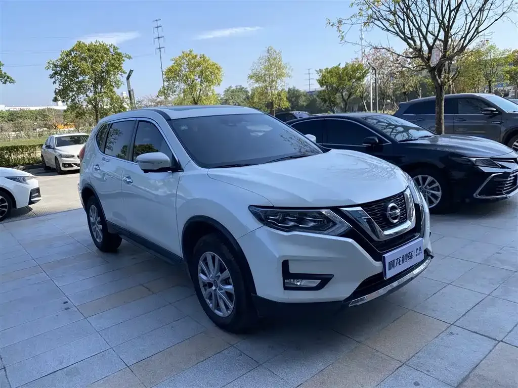 Nissan X-Trail — фото 9
