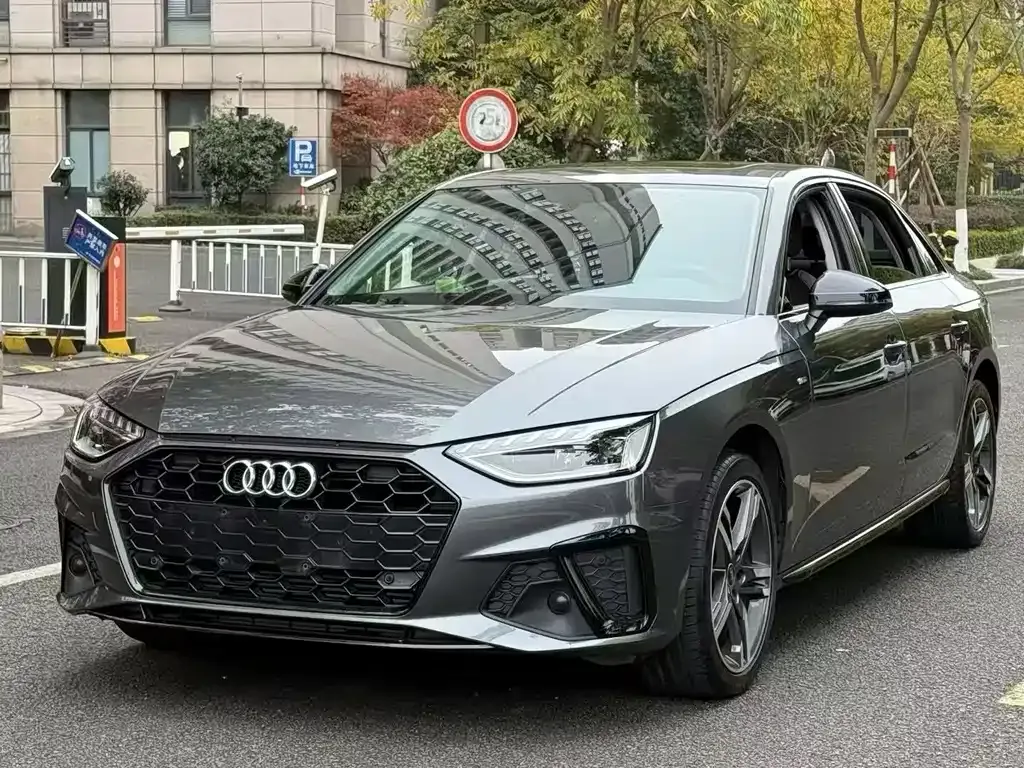 Audi A4L 2021 из CN, фото 1