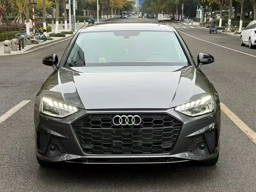 Audi A4L 2021 из CN, фото 8