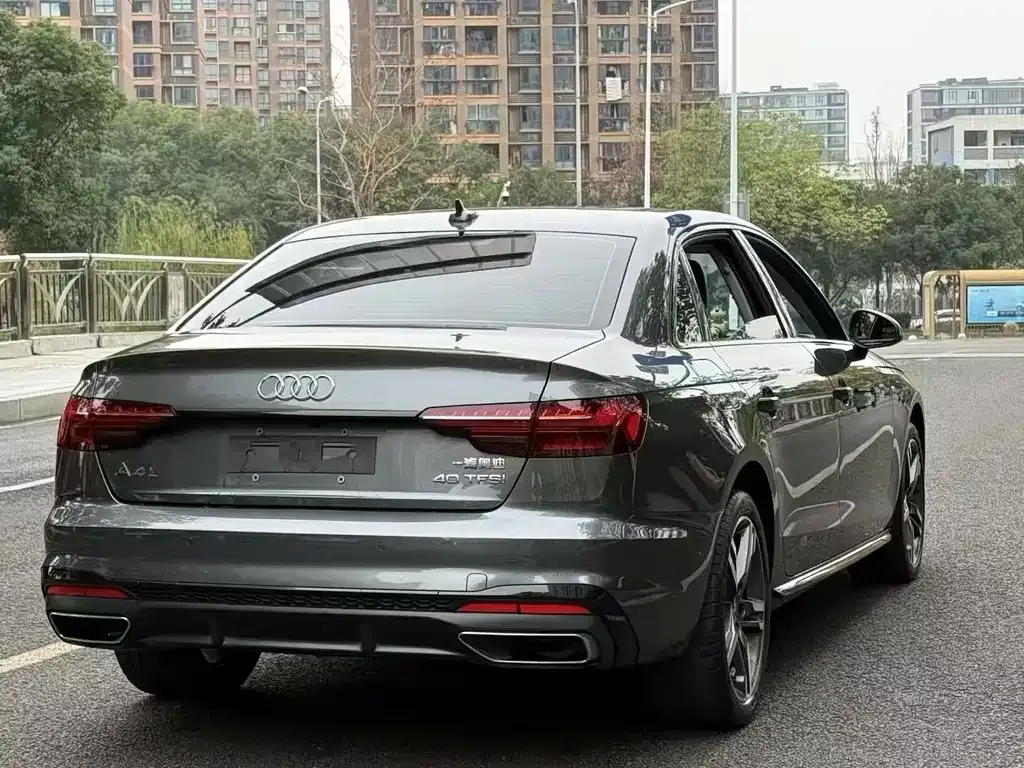 Audi A4L 2021 из CN, фото 4