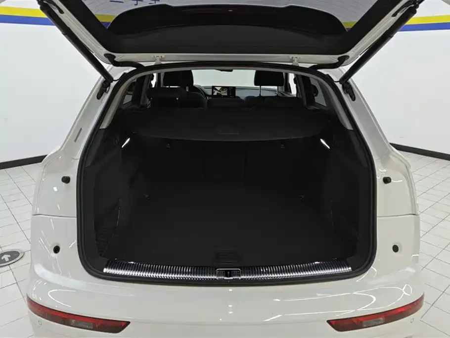 Audi Q5L 2021 из CN, фото 2
