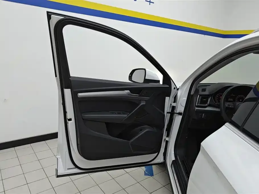 Audi Q5L 2021 из CN, фото 6