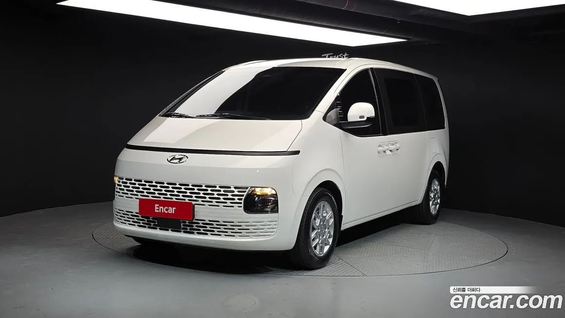 Hyundai Staria — фото 1