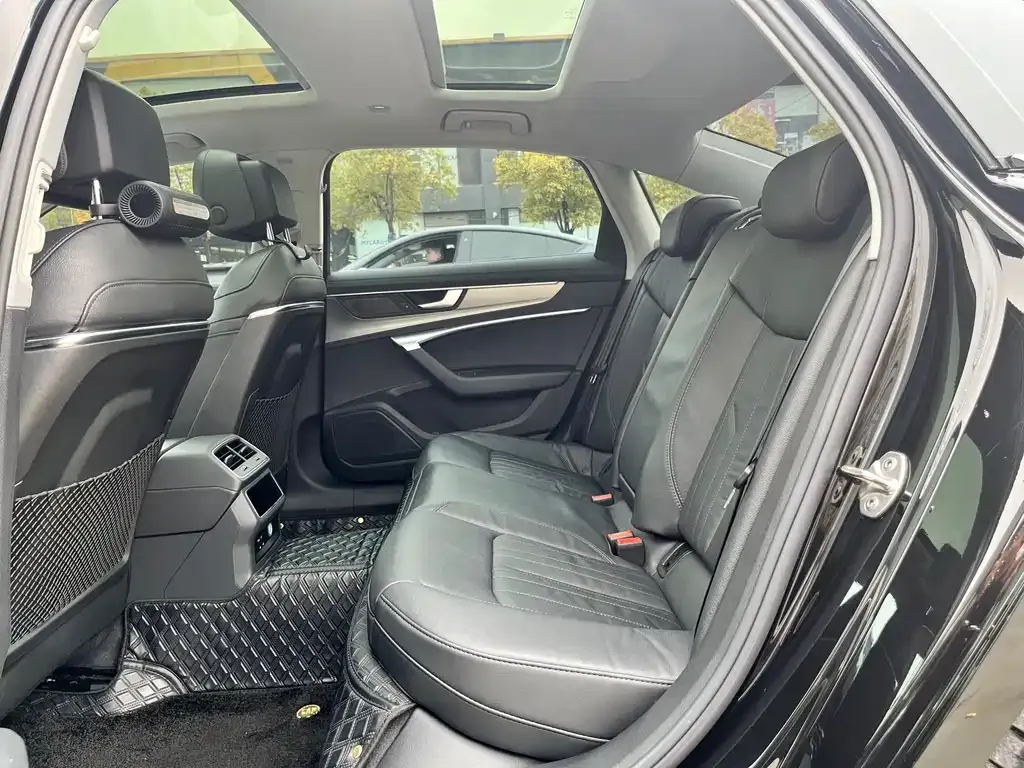 Audi A6L 2022 из CN, фото 10