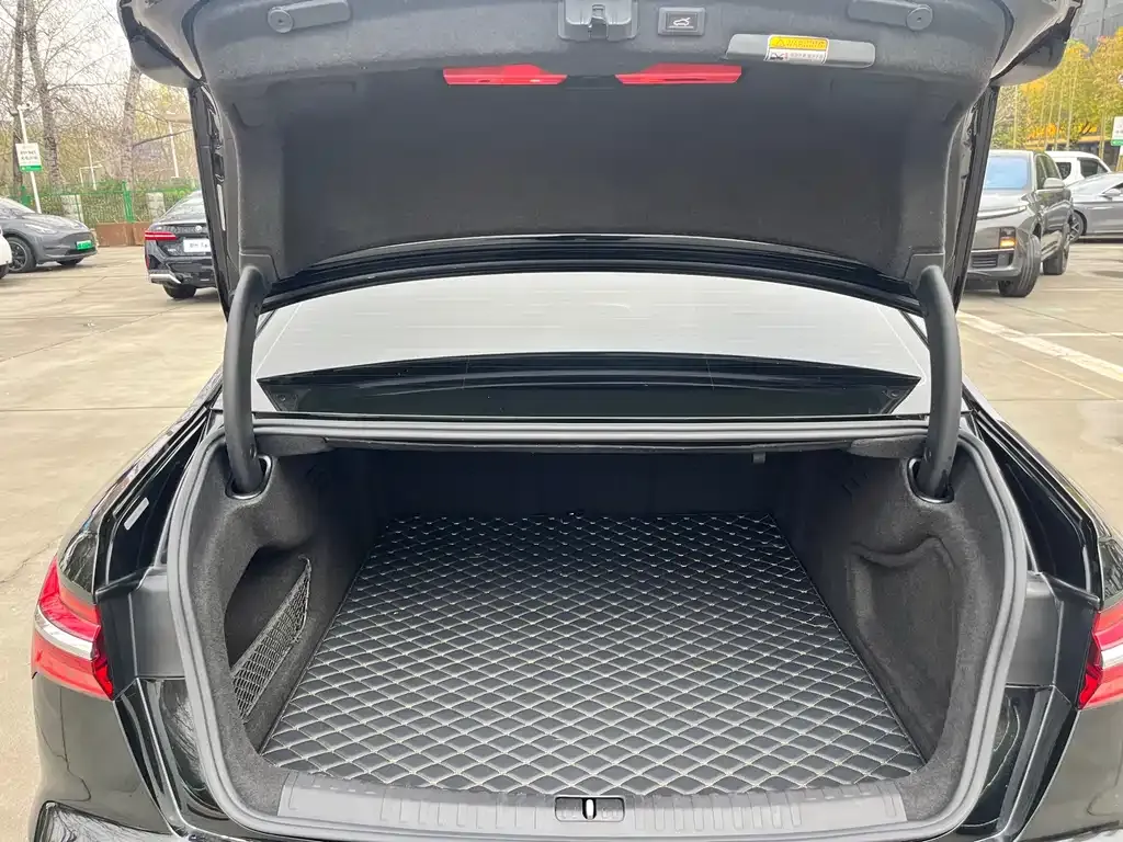 Audi A6L 2022 из CN, фото 4