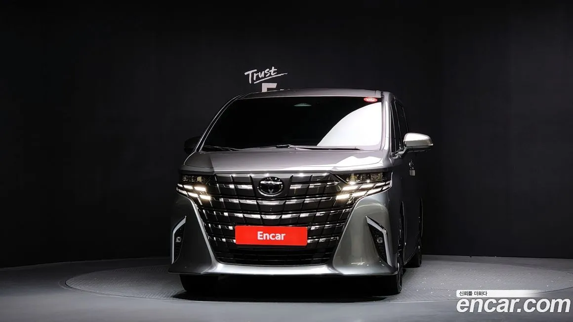 Toyota Alphard — фото 3