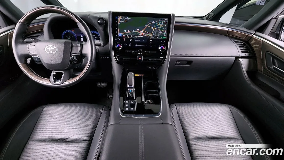 Toyota Alphard — фото 10
