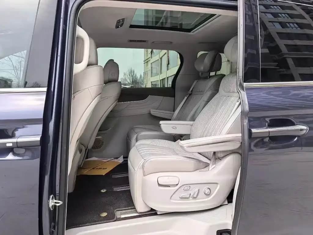 Roewe iMAX8 New Energy 2022 из CN, фото 8