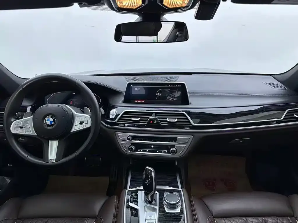 BMW 7 Series — фото 10