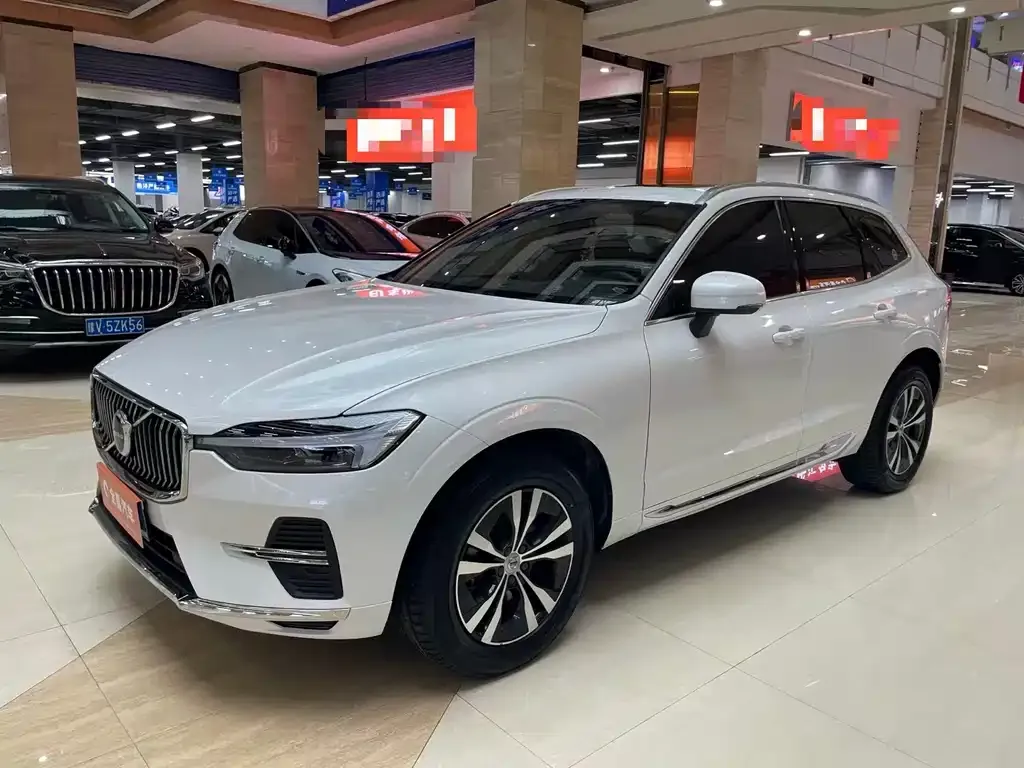 Volvo XC60 — фото 1