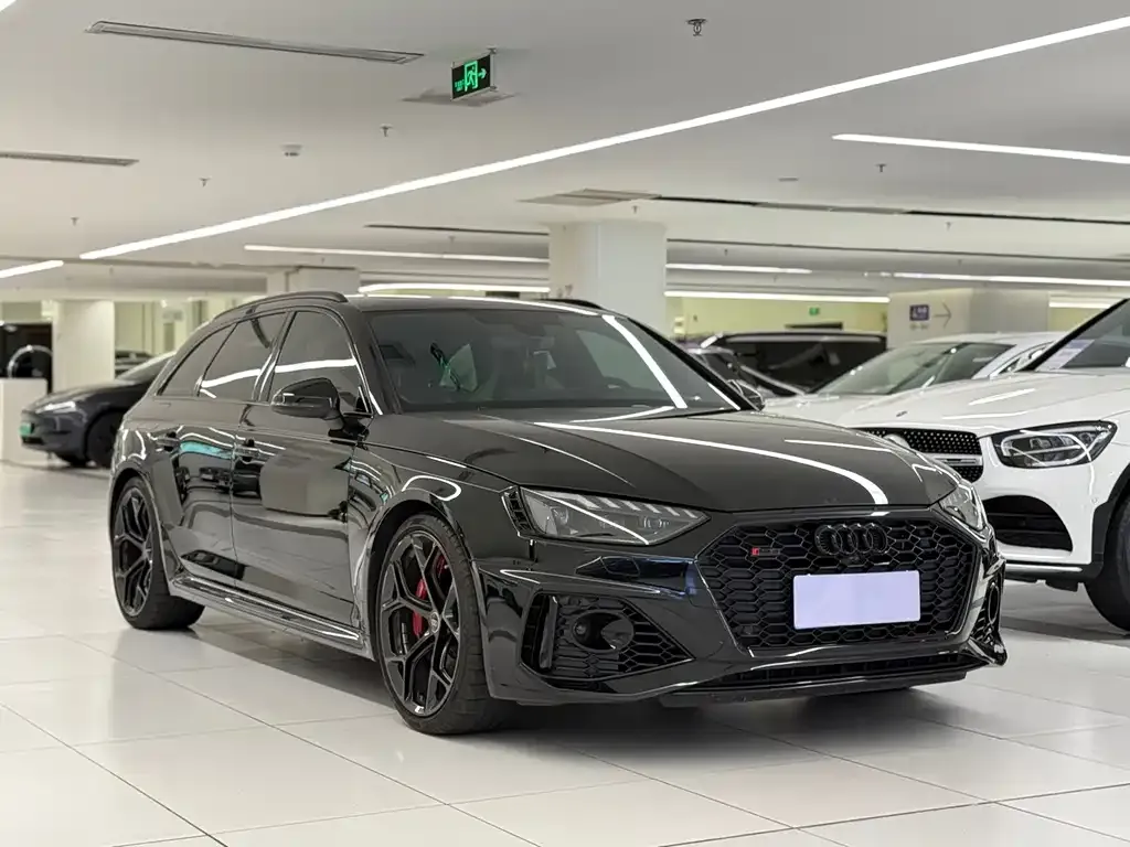 Audi RS 4 — фото 5