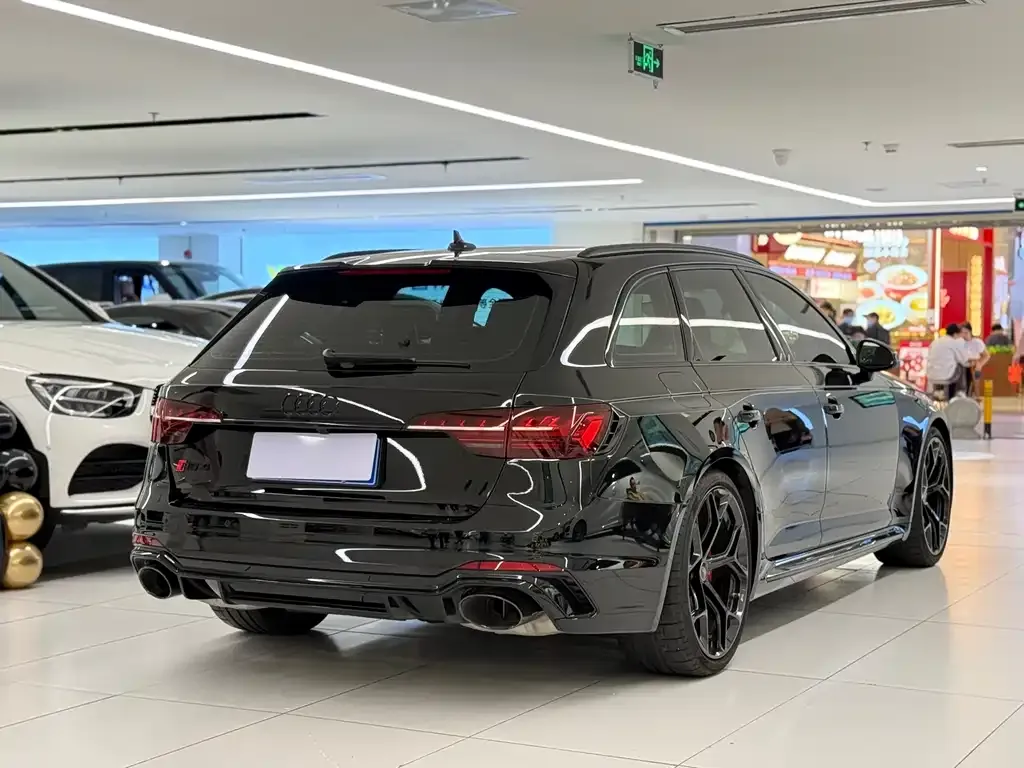 Audi RS 4 — фото 3