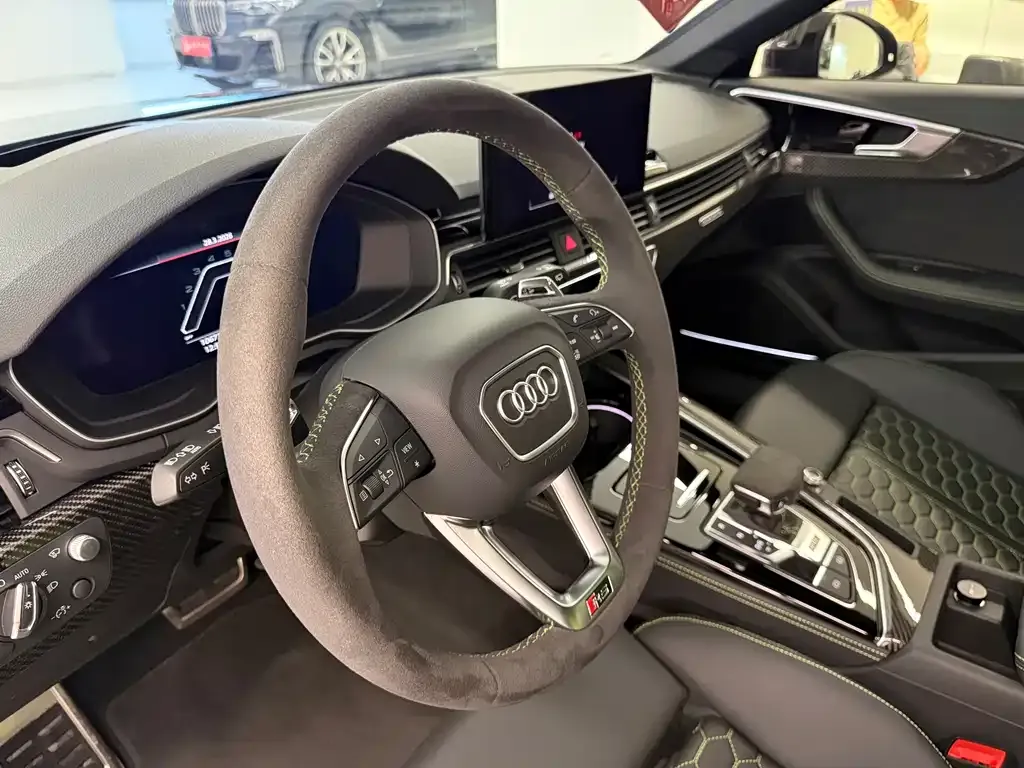 Audi RS 4 — фото 6