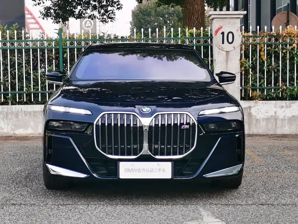 BMW M760Le 2025 из CN, фото 8