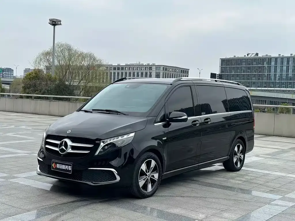Mercedes-Benz V-Class — фото 1
